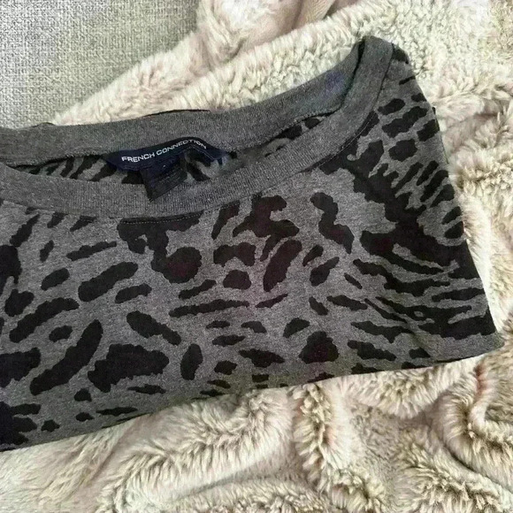 French Connection |  Black and grey leopard t shirt size small - Picture 3 of 4